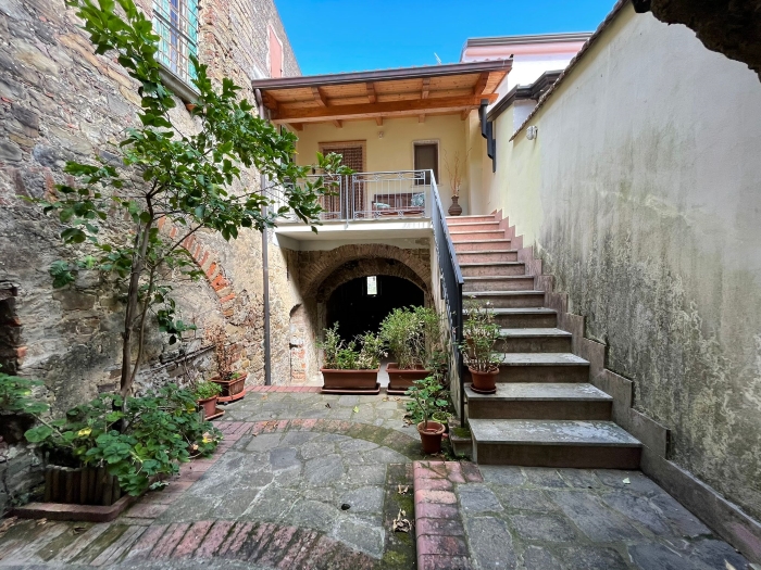 casa-indipendente-in vendita-nel-centro-storico-di-Laureana-Cilento (12)