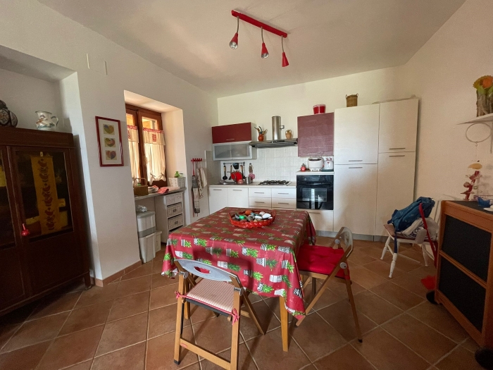 casa-indipendente-in vendita-nel-centro-storico-di-Laureana-Cilento (23)