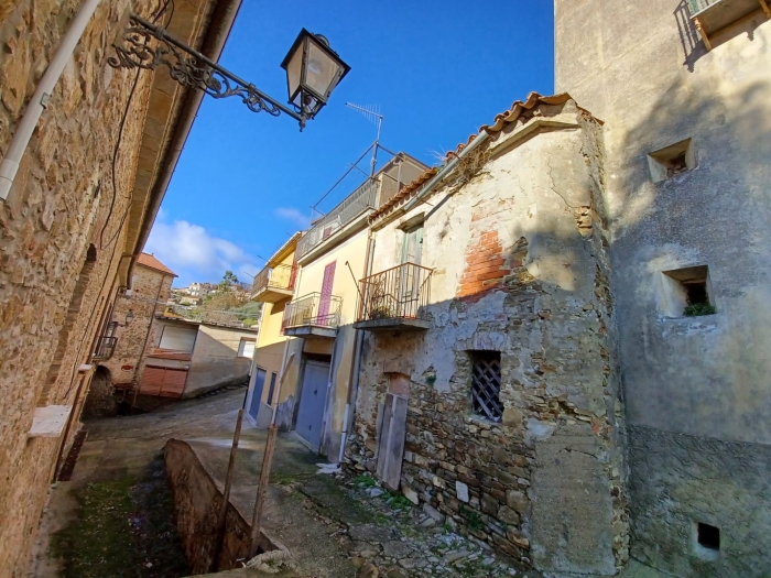 rudere-in-vendita-nel-centro-storico-di-Ogliastro-Cilento (14)