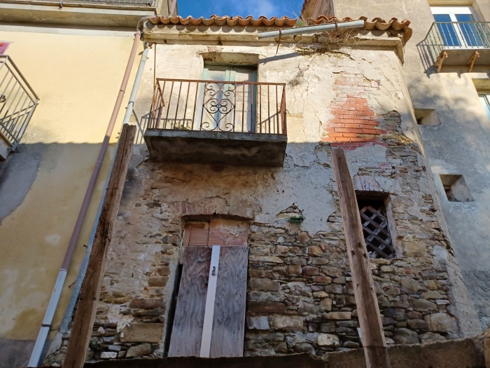 rudere-in-vendita-nel-centro-storico-di-Ogliastro-Cilento (15)