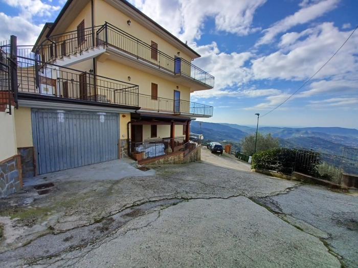 Appartamento-in-vendita-a-Prignano-Cilento-con-terrazzo-vista-mare (3)