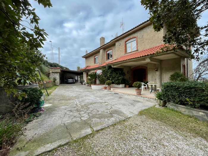 villa-in-vendita-ad Agropoli-con-vista-mare-e-terreno (66)