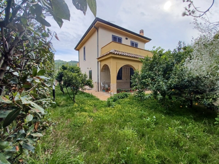 Torchiara-Case-Bianche-villa-con-garage-in-vendita (16)