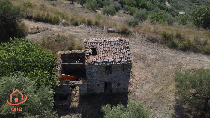 rudere-con-terreno-vista-mare (1)