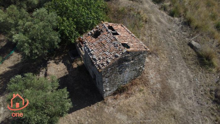 rudere-con-terreno-vista-mare (4)
