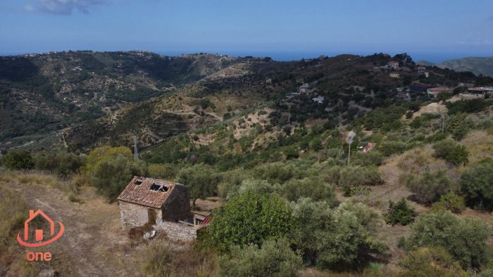rudere-con-terreno-vista-mare (8)