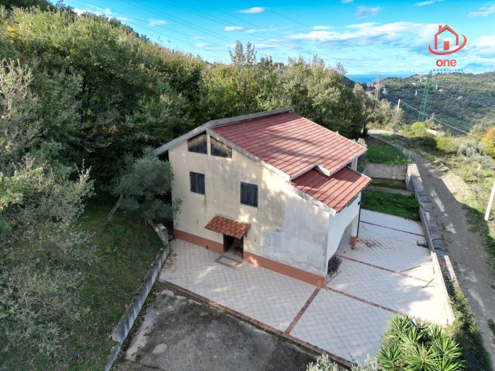 Villa-vista-mare-con-terreno-in-vendita-ad-Ogliastro-Cilento (2)