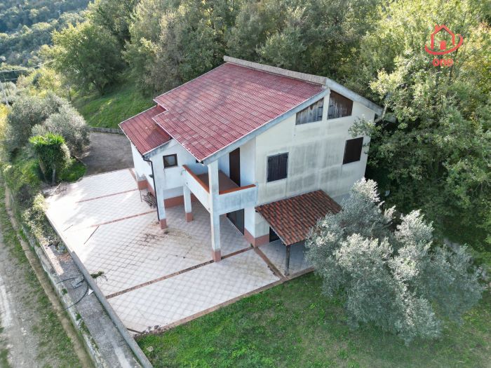 Villa-vista-mare-con-terreno-in-vendita-ad-Ogliastro-Cilento (4)