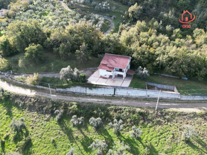 Villa-vista-mare-con-terreno-in-vendita-ad-Ogliastro-Cilento (5)
