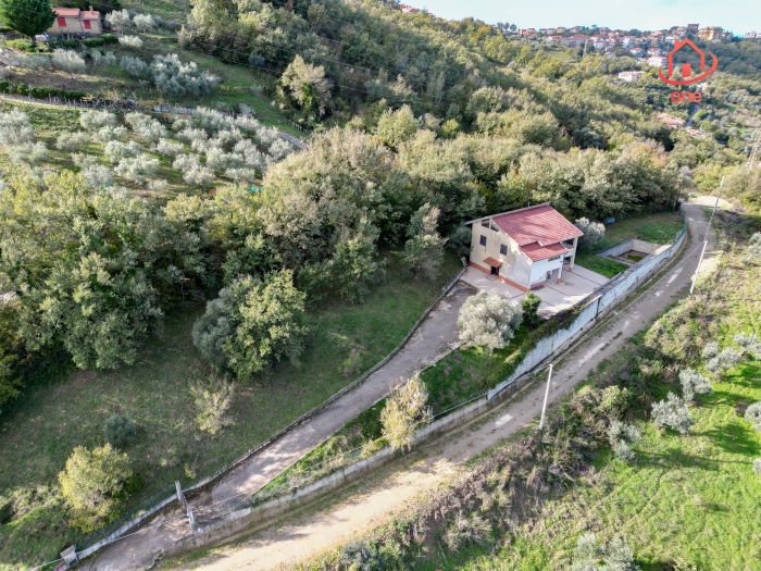 Villa-vista-mare-con-terreno-in-vendita-ad-Ogliastro-Cilento (6)