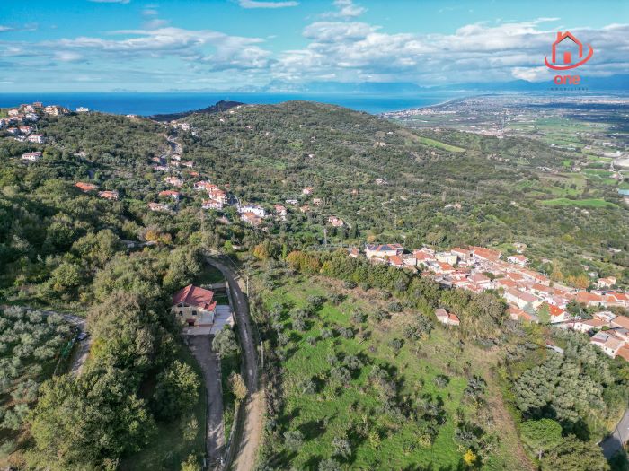 Villa-vista-mare-con-terreno-in-vendita-ad-Ogliastro-Cilento (8)