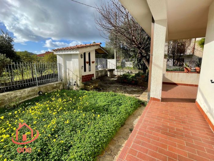 villa-in-vendita-a-Castellabate-con-giardino-e-garage (17)