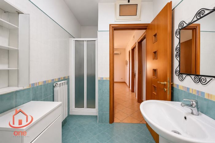 appartamento-vicino-santa-marias-castellabate-con-terrazzo-posto-auto-nuovo (18)