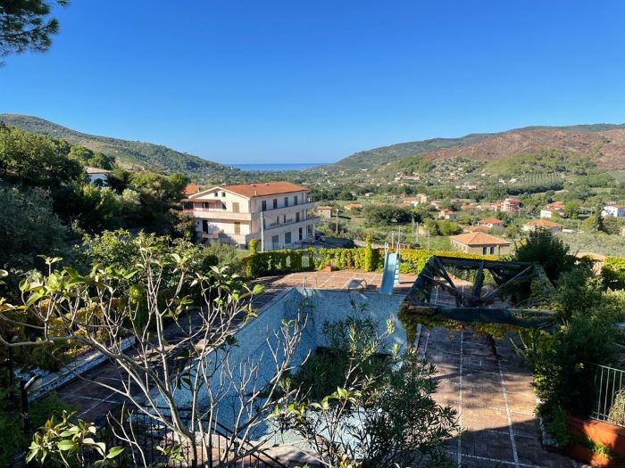 appartamento-in-vendita-con-spazio-esterno-e-piscina (18)