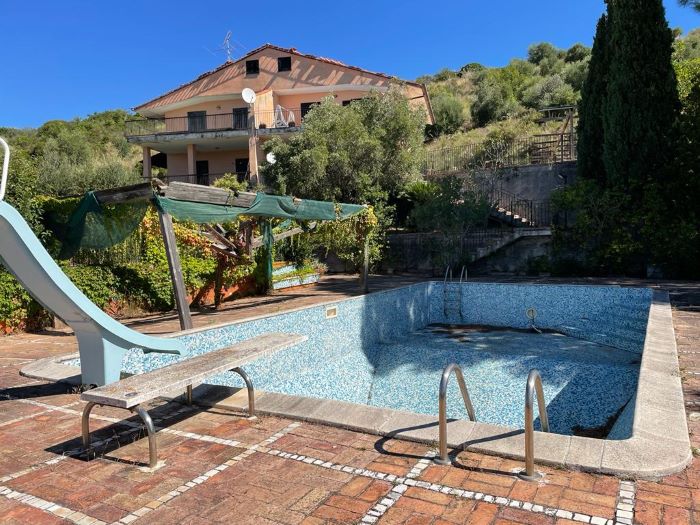 appartamento-in-vendita-con-spazio-esterno-e-piscina (4)