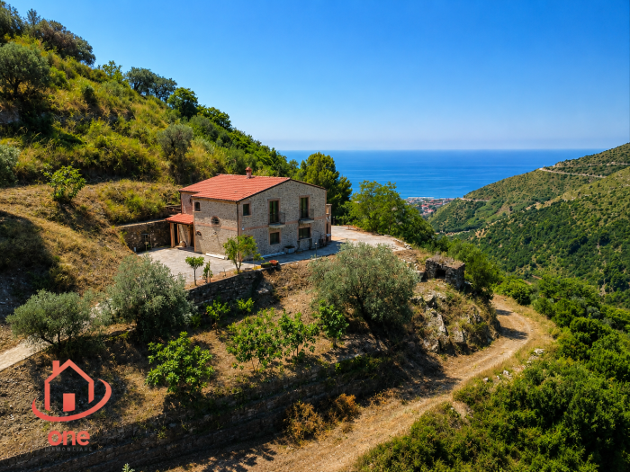 villa-indipendente-serramezzana-con-terreno-vista-mare (1)