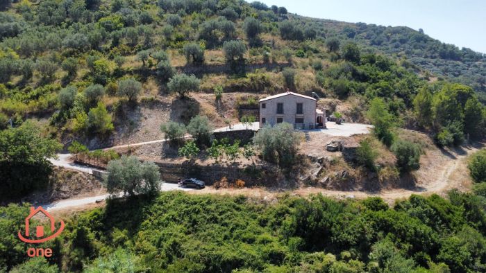 villa-indipendente-serramezzana-con-terreno-vista-mare (1)