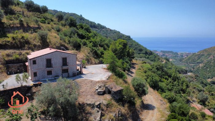 villa-indipendente-serramezzana-con-terreno-vista-mare (2)