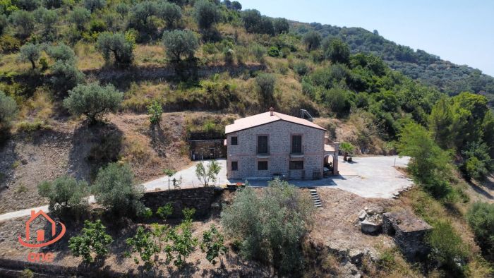 villa-indipendente-serramezzana-con-terreno-vista-mare (3)