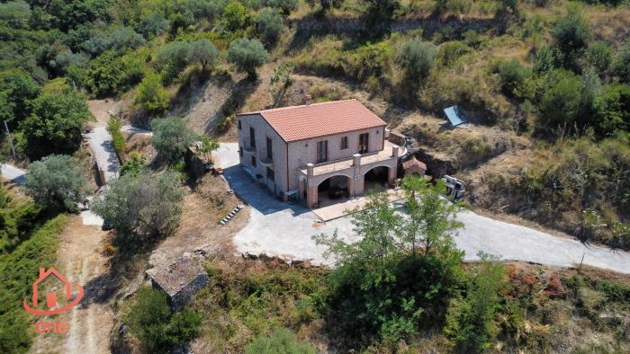 villa-indipendente-serramezzana-con-terreno-vista-mare (4)