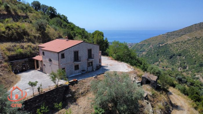 villa-indipendente-serramezzana-con-terreno-vista-mare (8)