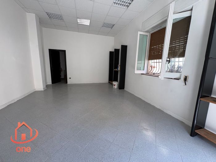 locale-commerciale-al-centro-di-san-marco-castellabate-ristrutturato-in-affitto (2)