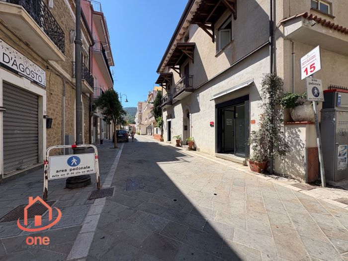 locale-commerciale-al-centro-di-san-marco-castellabate-ristrutturato-in-affitto (6)